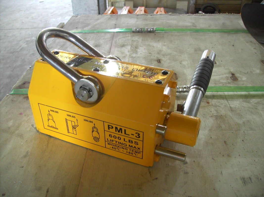 Yellow Magnetic Lifting Equipment 600lbs , 3.5 Times Overload